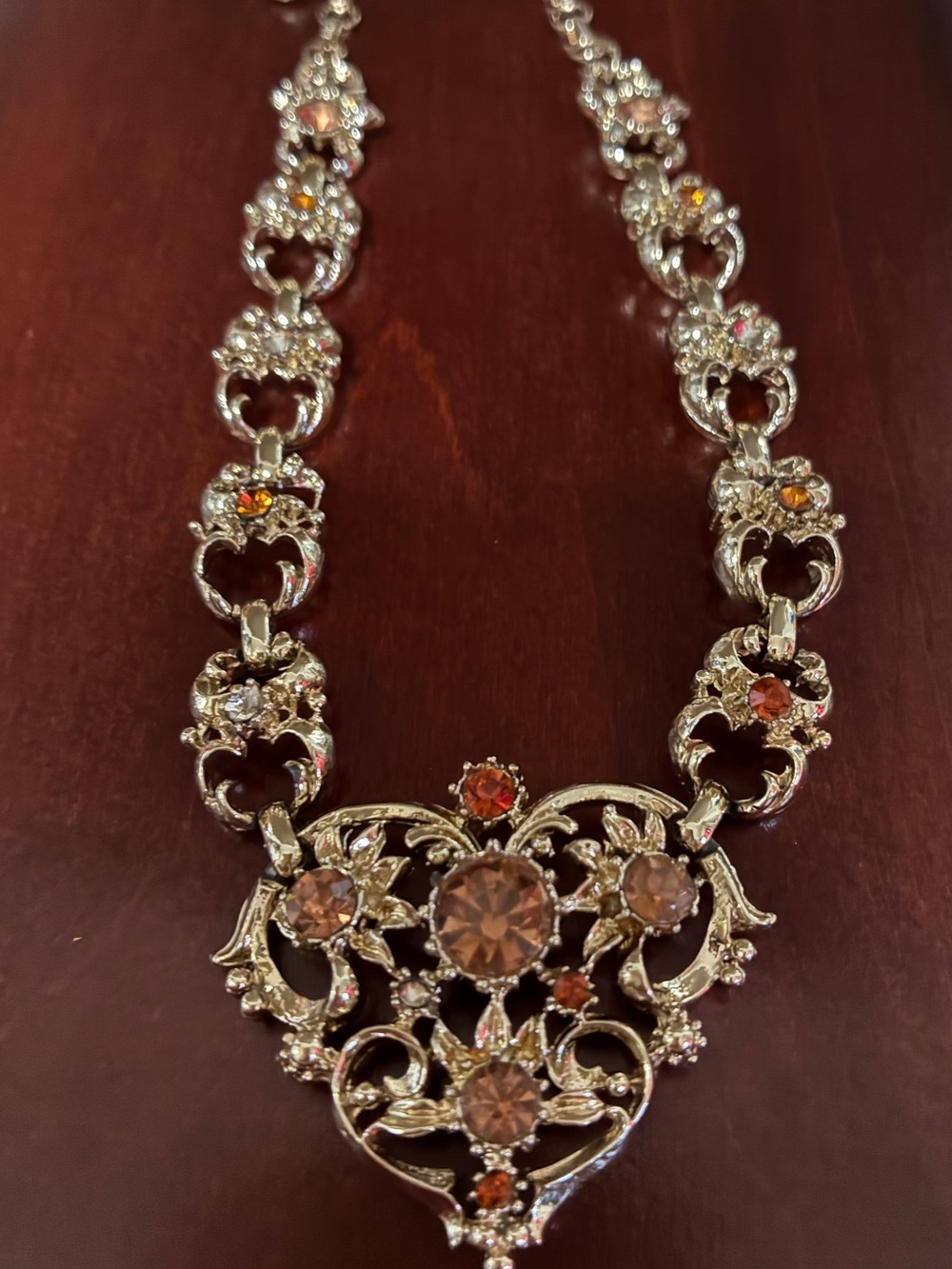 Vintage Coro stunning necklace with a beautiful heart and champagne stones ❤️❤️ - Picture 6 of 8